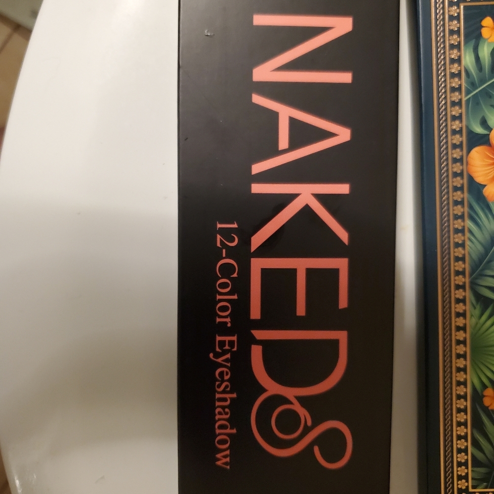 Eye shadow palates - Picture 3 of 5